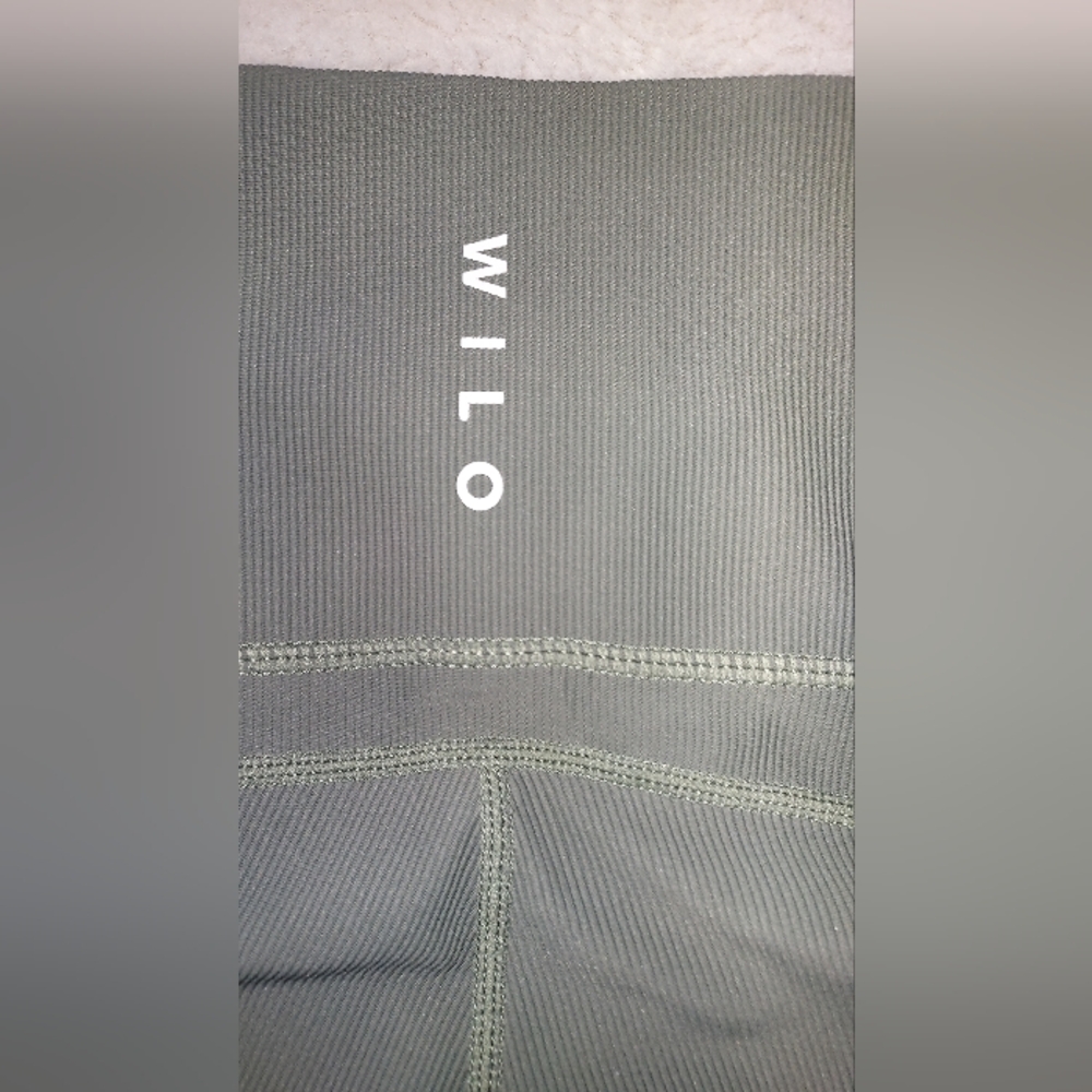 Wilo Ribbed High Rise Leggings Size S With Side Pockets - Picture 3 of 7
